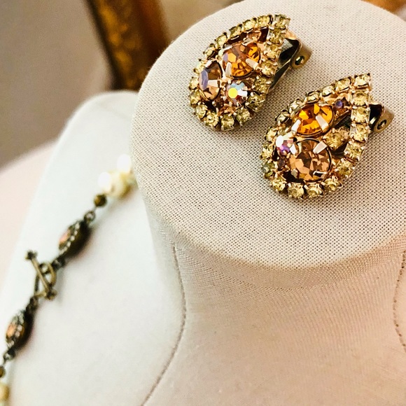 Vintage Ornate Deco Pearl Necklace & Rhinestone Crystal Earrings - Picture 2 of 16